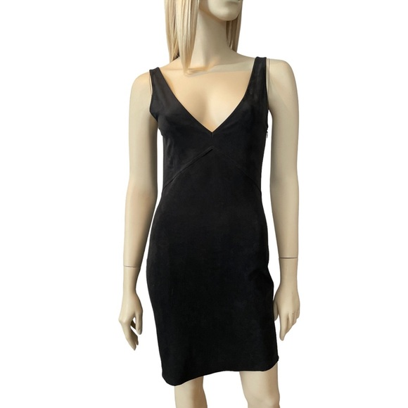 Aritzia Wilfred Free Jones Black Faux Vegan
Suede V-Neck Sleeveless Dress - Picture 3 of 6